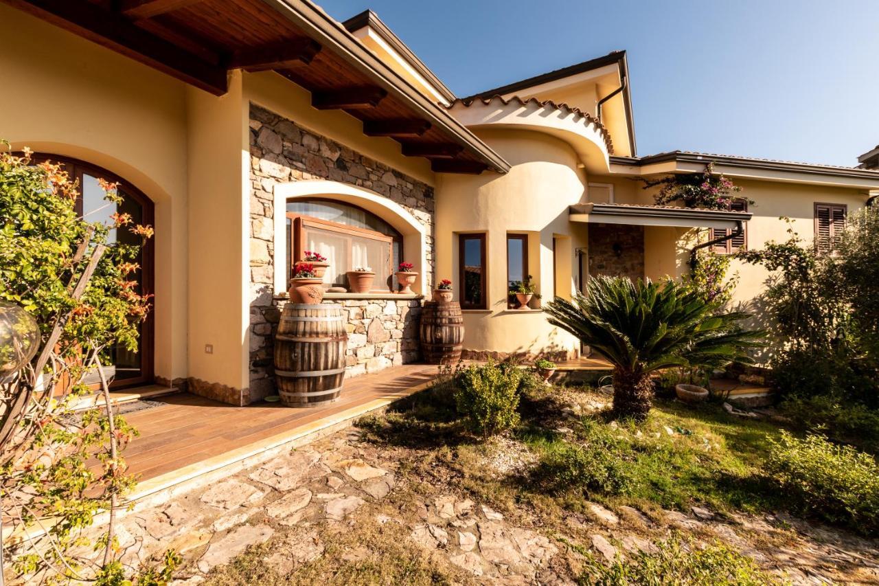 B&B Ottoulivi Sardara Bagian luar foto